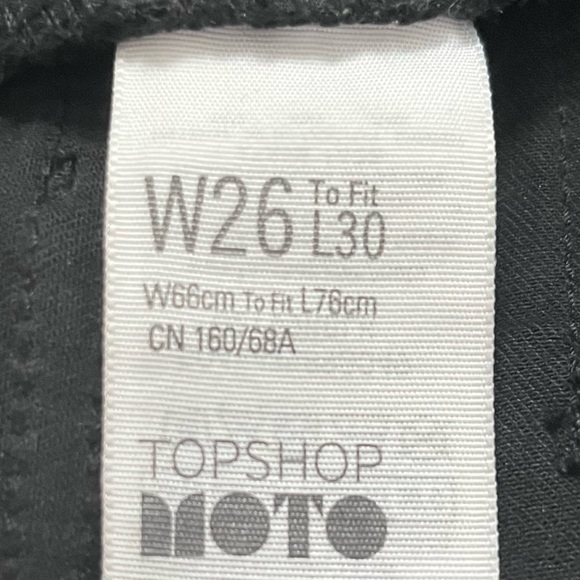 Top Shop MOTO skinny, high-waisted jeans. Stretchy and comfortable. - Picture 4 of 6